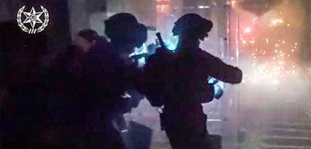 Auf Video festgehalten: Israelische Soldaten dringen gewaltsam i...