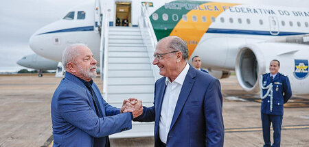 Präsident Lula (l.) mit Vize Geraldo Alckmin vor dem Abflug nach...