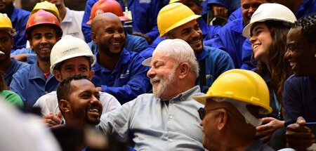 Bad in der Menge: Hoffnungsträger Lula da Silva zu Besuch auf de...