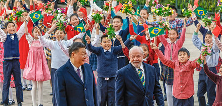 Xi und Lula bei der Willkommensfeier in Beijing (14.4.2023)