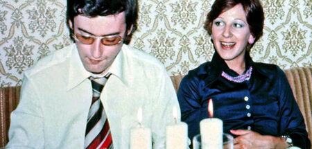 »Bilder (m)einer Mutter«: 1976 unterschreibt Gabi für die sogena...