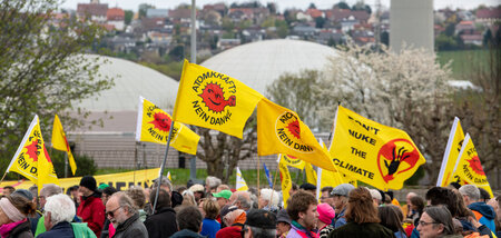 Protestaktion vor dem AKW Neckarwestheim am 15. April Protestaktion vor dem AKW Neckarwestheim am 15. April
