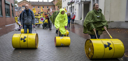 Atomkraftgegner demonstrieren für die Stillegung der Brennelemen... Atomkraftgegner demonstrieren für die Stillegung der Brennelemen...