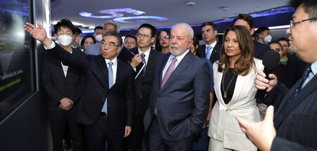 Lässt sich alles genau zeigen: Präsident Lula besucht eine Digit...