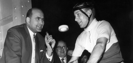 19.02.1964, DDR, Berlin: Der Berliner Radsportler Axel Peschel w