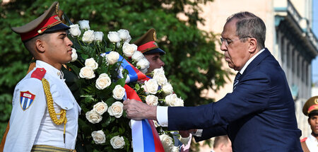 Gedenken an José Martí: Russlands Außenminister Lawrow legt bei ...