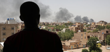 Schwarzer Rauch über Khartum: Bisher hat kein einziger Waffensti...