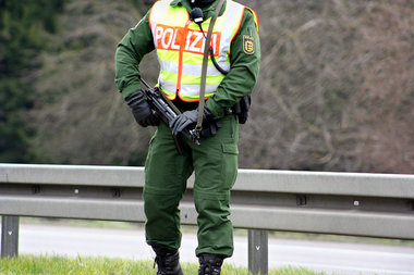 Polizei reagiert kopflos – Montag abend auf der A5 zwischen Kehl... Polizei reagiert kopflos – Montag abend auf der A5 zwischen Kehl...