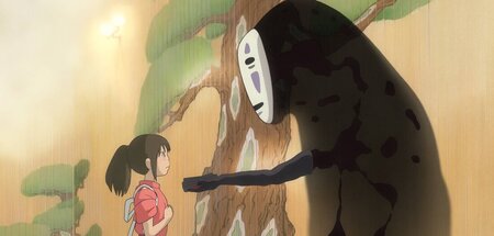 Chihiro trifft das Ohngesicht: Szene aus Hayao Miyazakis Film »C... Chihiro trifft das Ohngesicht: Szene aus Hayao Miyazakis Film »C...