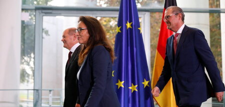 Beratschlagen gern germeinsam, wie Unmut in der Bevölkerung eing...