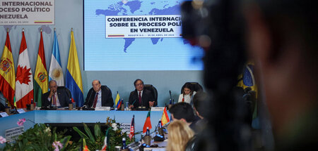 Zeigt den Weg auf: Kolumbiens Präsident Petro beim Venezuela-Gip...