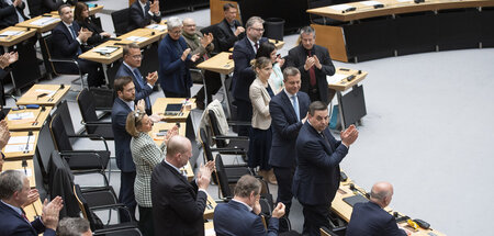 Der Applaus kam gemäß Protokoll: Abgeordnete von CDU und AfD (hi...