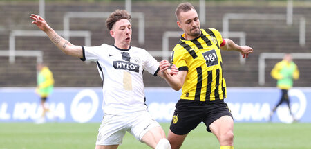 Trägt er zuviel Denken in sich? Jannik Rochelt (l.) vom SV 07 El...