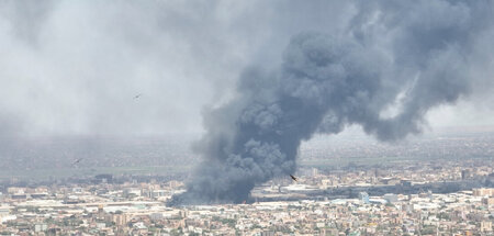 Rauch über Khartum am 1. Mai 2023