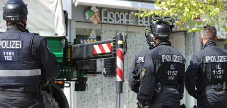 Pizzerien, Restaurants und auch Eiscafés waren von den Durchsuch...