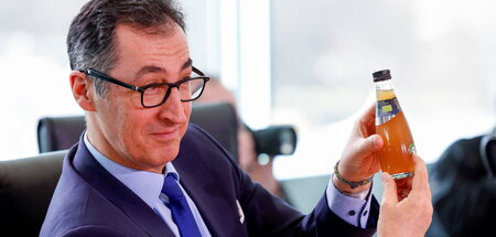 Hauptsache das Etikett stimmt: Ministerieller Werbebotschafter a... Hauptsache das Etikett stimmt: Ministerieller Werbebotschafter a...