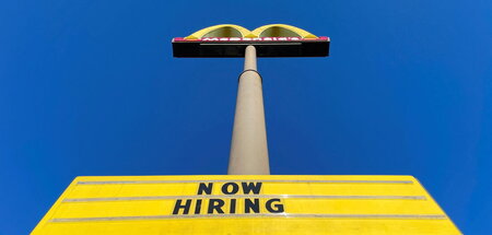 Egal wie alt: Wilde Einstellungspolitik beim Fast-food-Giganten ...