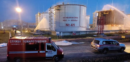 Feuerwehreinsatz nach Angriff in Krasnodar (4.4.2023) Feuerwehreinsatz nach Angriff in Krasnodar (4.4.2023)