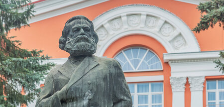 Marx im Zentrum der Stahlindustrie, Elektrostal