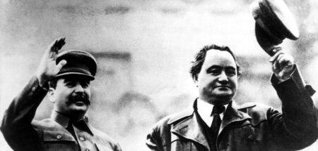 Abschied von der Komintern: Stalin und Dimitroff (Aufnahme von 1...