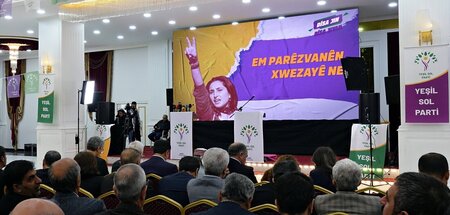 Konferenz der kurdischen »Allianz für Freiheit und Demokratie« i... Konferenz der kurdischen »Allianz für Freiheit und Demokratie« i...