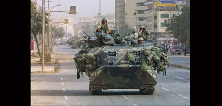 US-Truppen rücken am 9. April 2003 auf das Stadtzentrum Bagdads ...