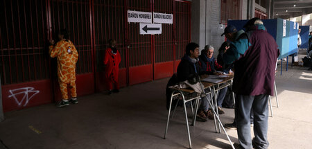 CHILE-ELECTION-CONSTITUTION.JPG