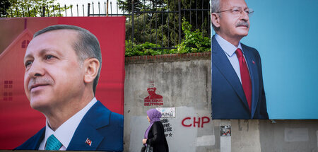 Einer von beiden soll’s werden: Werbung für Amtsinhaber Erdogan ... Einer von beiden soll’s werden: Werbung für Amtsinhaber Erdogan ...