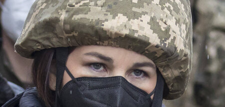 Bundesaußenministerin Baerbock auf Frontbesuch in der Ostukraine... Bundesaußenministerin Baerbock auf Frontbesuch in der Ostukraine...