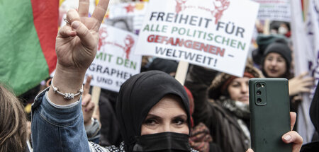 Protest gegen die Verfolgung der kurdischen Befreiungsbewegung (...