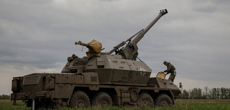 RTRMADP_3_UKRAINE-CRISIS-EAST-ARTILLERY.JPG