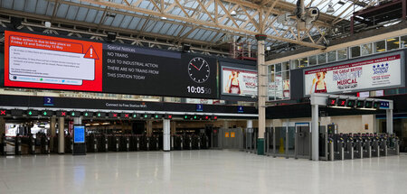 Gähnende Leere am Londoner Bahnhof Charing Cross am Freitag