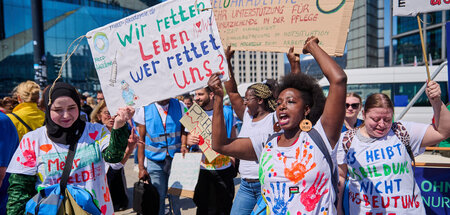 »Es ist fünf nach zwölf«: Pflegekräfte protestieren am Freitag i...