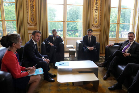 RTRMADP_3_FRANCE-PFIZER.JPG