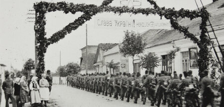 Slawa Ukraini! Herzlich Willkommen! Begrüßung deutscher Soldaten...