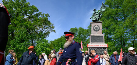 Gedenkveranstaltung zum Tag der Befreiung am Denkmal der Roten A...