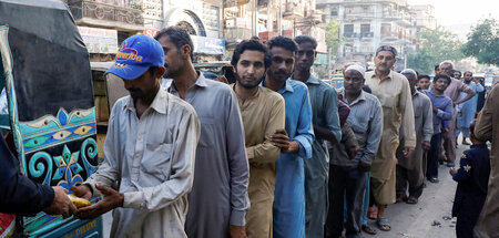 Bei Lebensmitteln liegt die Teuerung in Pakistan bei 50 Prozent Bei Lebensmitteln liegt die Teuerung in Pakistan bei 50 Prozent