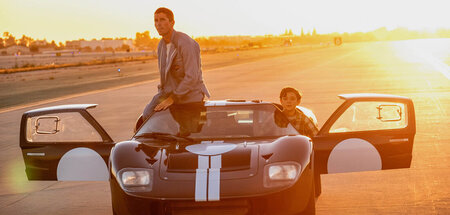 Ken Miles (Christian Bale, l.) und Sohn Peter (Noah Jupe, r.) ch... Ken Miles (Christian Bale, l.) und Sohn Peter (Noah Jupe, r.) ch...