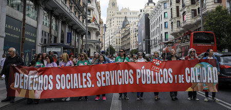Protestmarsch zur Verteidigung der öffentlichen Dienstleistungen...