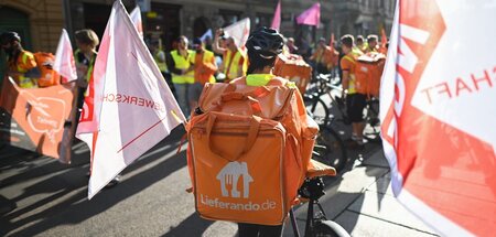 Etwas mehr als 100 Menschen versammelten sich am vergangenen Don... Etwas mehr als 100 Menschen versammelten sich am vergangenen Don...
