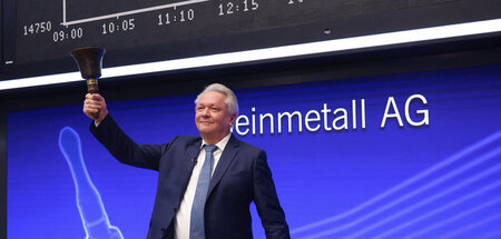 Klingeling: Rheinmetall-Chef Armin Papperger an der Frankfurter ...