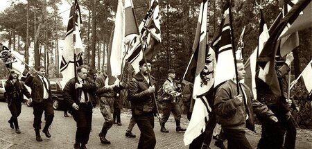 Aufmarsch von Neonazis 1999 im brandenburgischen Halbe