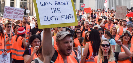 Laut und organisiert: Protestkundgebung am Donnerstag vor dem Si...