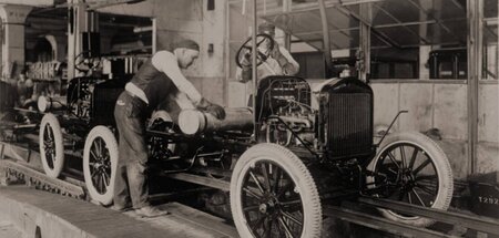 Am Fließband. Produktion des Ford-Modells T (um 1913)