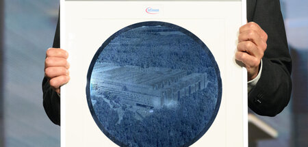 Bundeskanzler Olaf Scholz präsentiert Pläne für die Infineon-Fab...