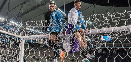 Schön hier oben: Uruguays Talentschmiede feiert den U20-WM-Titel...