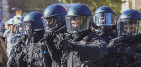 Gewaltbereit: Polizisten am »Tag X« in Leipzig