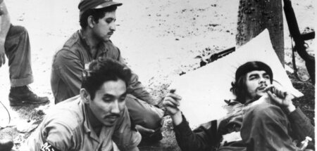 Kurze Kampfpause: Ernesto Che Guevara (r.) und Kameraden