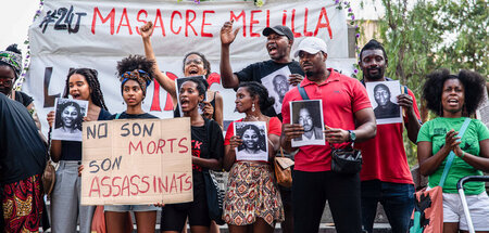 Auch in Barcelona demonstrieren rund 200 Menschen, um an die Get...
