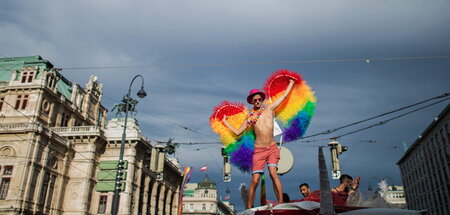 Werbeaktion des Geheimdienstes: Angeblich stand die Regenbogenpa...